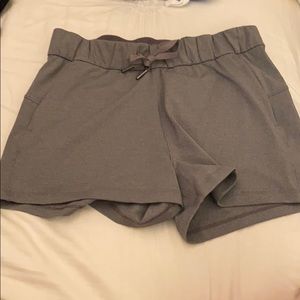 Lululemon On the Fly Short 2.5